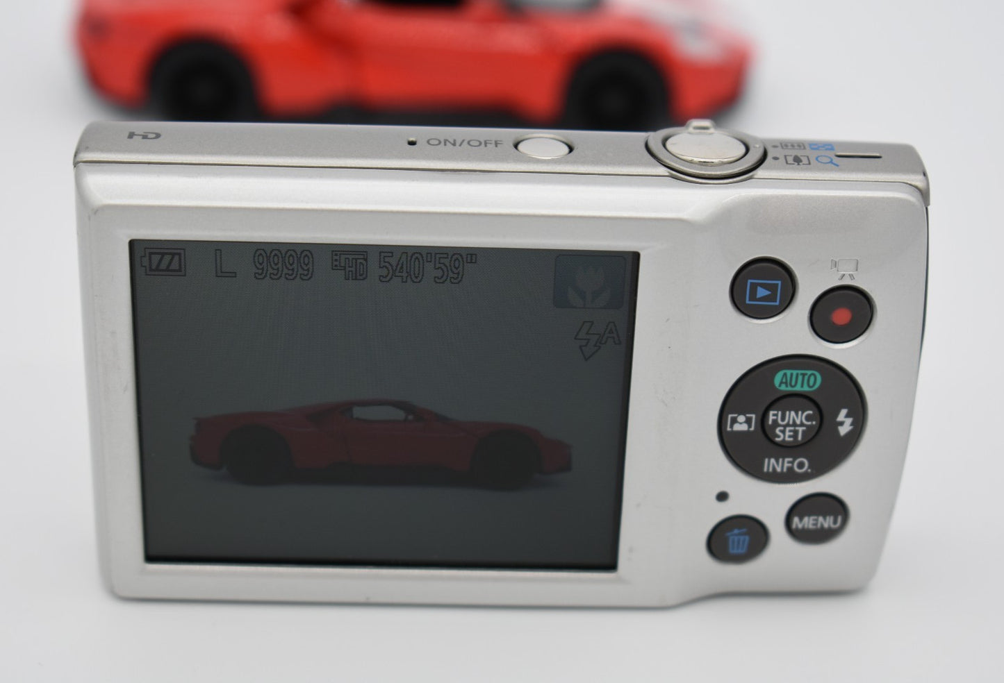 Canon PowerShot ELPH 180 Silver Digital Camera 20MP 8x Zoom - Bundle Tested