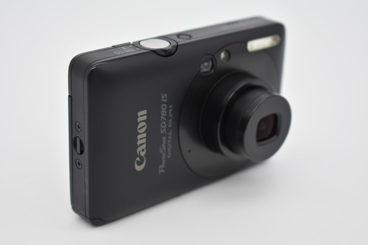 Canon PowerShot SD780 IS 12.1MP Black Compact Digital Camera  - Bundle Tested