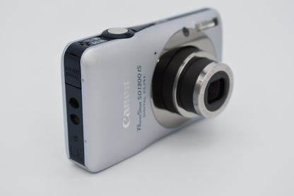 Canon PowerShot SD1300 IS Silver Compact Digital Camera 12.1MP - Bundle Tested